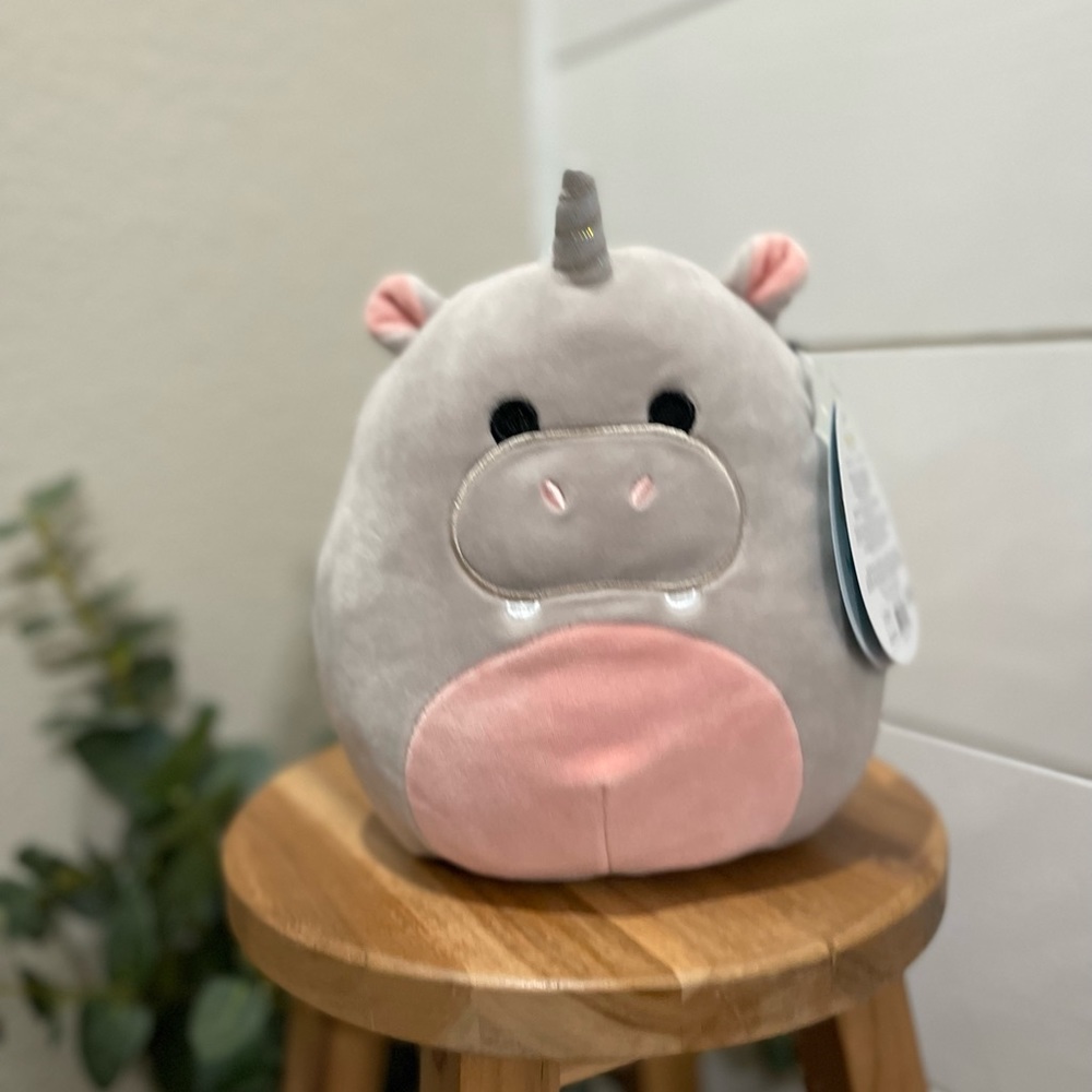 NWT squishmallows “Haizley” hippocorn 7” squish from the fantasy squad